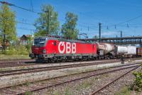 ÖBB SIEMENS Vectron 1293 077 mit einem Güterzug in Freilassing