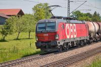 ÖBB SIEMENS Vectron 1293 036 mit einem Güterzug bei Niederstrass
