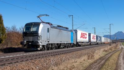 Elektrolokomotive RAILPOOL Vectron 7193 903 Taschenwagen Niederstrass