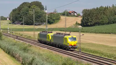 Elektrolokomotiven alpha Vectron 193 592 als Lokzug bei Niederstrass