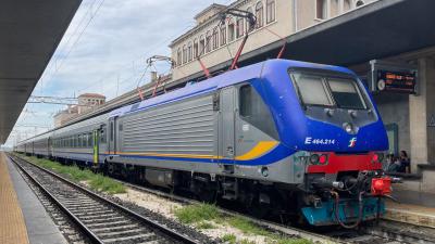 FS E 464 214 am Bahnhof Venedig Venezia Santa Lucia