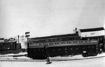 Modelleisenbahn von PIKO, GÜTZOLD Oberlichtwagen Elektrolok E 44