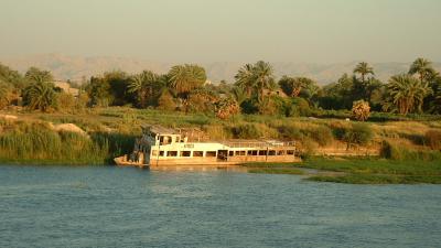 Schiffswrack Africa im Nil Ägypten Ufer Fujifilm FinePix 2600 Zoom