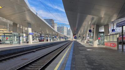 Wien Hauptbahnhof Eisenbahn Bahnsteig Gleise
