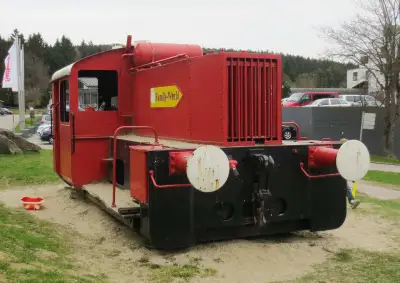 Köf als Spielzeug im Sandkasten Bayerischer Wald St. Englmar