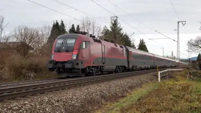 Schnellzug ÖBB railjet Taurus 1116 214 in Freilassing