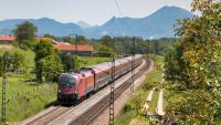 ÖBB Railjet bei Niederstrass Schnellzug Zug Personenzug