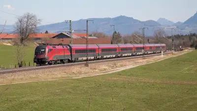 Elektrolokomotive ÖBB Taurus 1116 240 Railjet Niederstrass