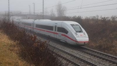 Schnellzug Triebzug DB ICE 4 9221 Teisendorf
