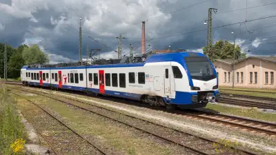 Elektrotriebzug STADLER Flirt 3 BRB ET 360 A am Bahnhof Freilassing