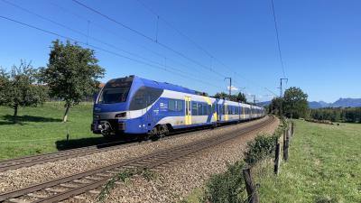 Elektrotriebzug STADLER Flirt 3 Bayerische Regiobahn BRB ET 321 bei Niederstrass