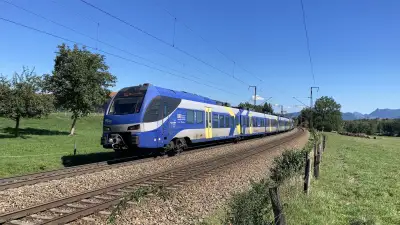 Elektrotriebzug STADLER Flirt 3 Bayerische Regiobahn BRB ET 321 bei Niederstrass