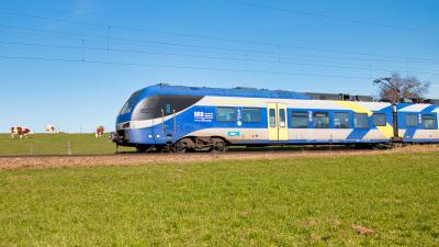 Elektrotriebzug STADLER Flirt 3 Bayerische Regiobahn Transdev Niederstrass