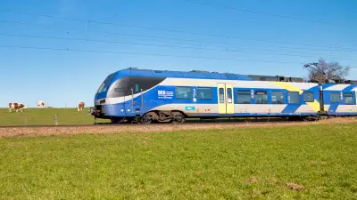 Elektrotriebzug STADLER Flirt 3 Bayerische Regiobahn Transdev Niederstrass