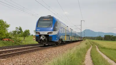 Elektrotriebzug Meridian ET 327 Niederstrass