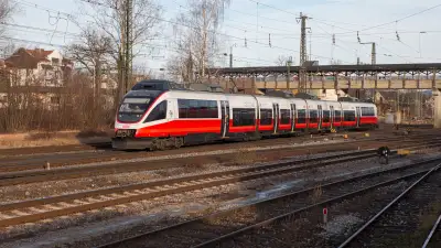Triebzug ÖBB 4024 105-0 Freilassing Bahnhof