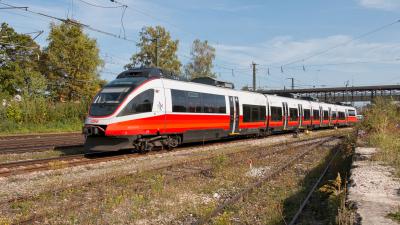 ÖBB S-Bahn aus Salzburg 4024 007-8 Bahnhof Freilassing