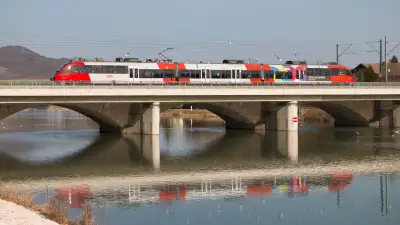 ÖBB 4023 001-3 auf der Saalach-Brücke Freilassing Salzburg