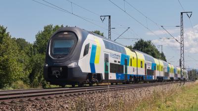 Chinesischer Elektrotriebzug Panda der Westbahn in Freilassing