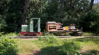 Ainringer Moos Feldbahn Eisenbahn Lokomotive Werkstatt-Wagen