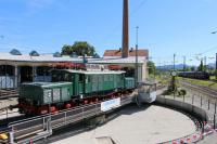 E 94 auf der Drehscheibe, Railjet im Hintergrund