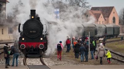 Dampflokomotive Baureihe 38 ÖGEG 38 1301 Lokwelt-Weihnacht 2016 Sonderzug
