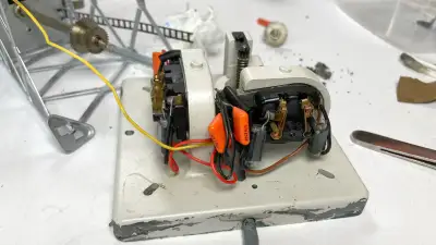 Märklin Drehkran 7051 Reparatur Motoren gerenigte Mechanik