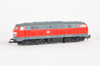 Einfache Ausführung PIKO hobby BR 218 DB 218 296-2 in H0 verkehrsrot
