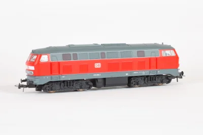 Einfache Ausführung PIKO hobby BR 218 DB 218 296-2 in H0 verkehrsrot