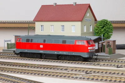 PIKO hobby DB 218 296-2 H0 am Bahnhof Neustadt ebenfalls PIKO hobby