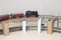 Modelleisenbahn Steigung Bahn-Trasse