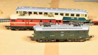 Modelleisenbahn Kellerfund LIMA Märklin Carrera Loks Waggons Gleise Lokomotiven