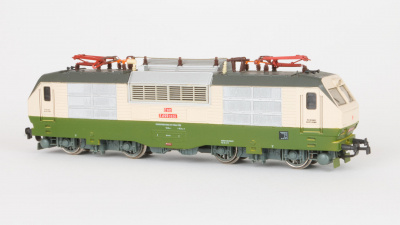 PIKO Modellbahn Elektrolokomotive CSD E 499.2 in H0 1:87 - Seitenansicht