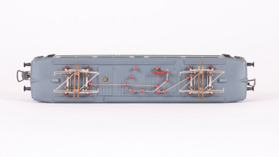 PIKO Modell der Deutsche Reichsbahn DR E 11 022 Elektrolokomotive in H0 1:87 DDR Dachaufbau