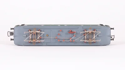 PIKO Modell der Deutsche Reichsbahn DR E 11 022 Elektrolokomotive in H0 1:87 DDR Dachaufbau