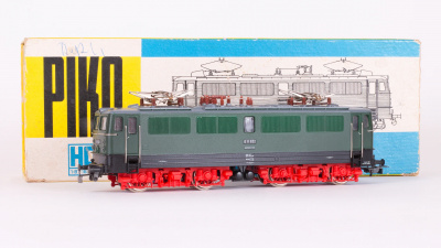 PIKO Modell der Deutsche Reichsbahn DR E 11 022 Elektrolokomotive in H0 1:87 DDR Original-Verpackung