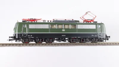 Modell der Elektrolokomotive Deutsche Bahn DB 151 118-9 von Roco in H0 1:87