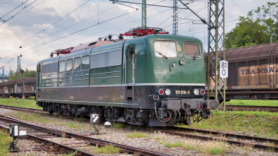 Elektrolokomotive Deutsche Bahn DB 151 016-3 in Freilassing Bundesbahnklassiker