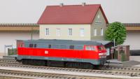 PIKO Hobby Diesellokomotive DB BR 218 Bahnhof Burgstein H0