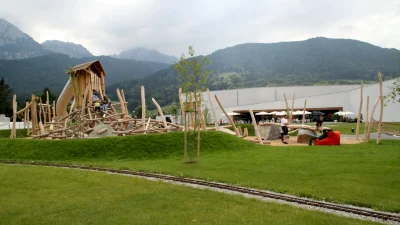 Hans-Peter HP Porsche Traumwerk in Anger, Freigelände mit Parkbahn und Spielplatz