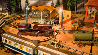 Hans-Peter Porsche Traumwerk in Anger, Blechspielzug und Modelleisenbahn